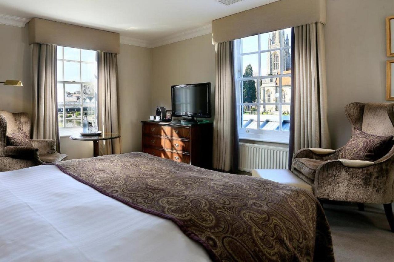 Готель Macdonald Compleat Angler Марлоу Екстер'єр фото